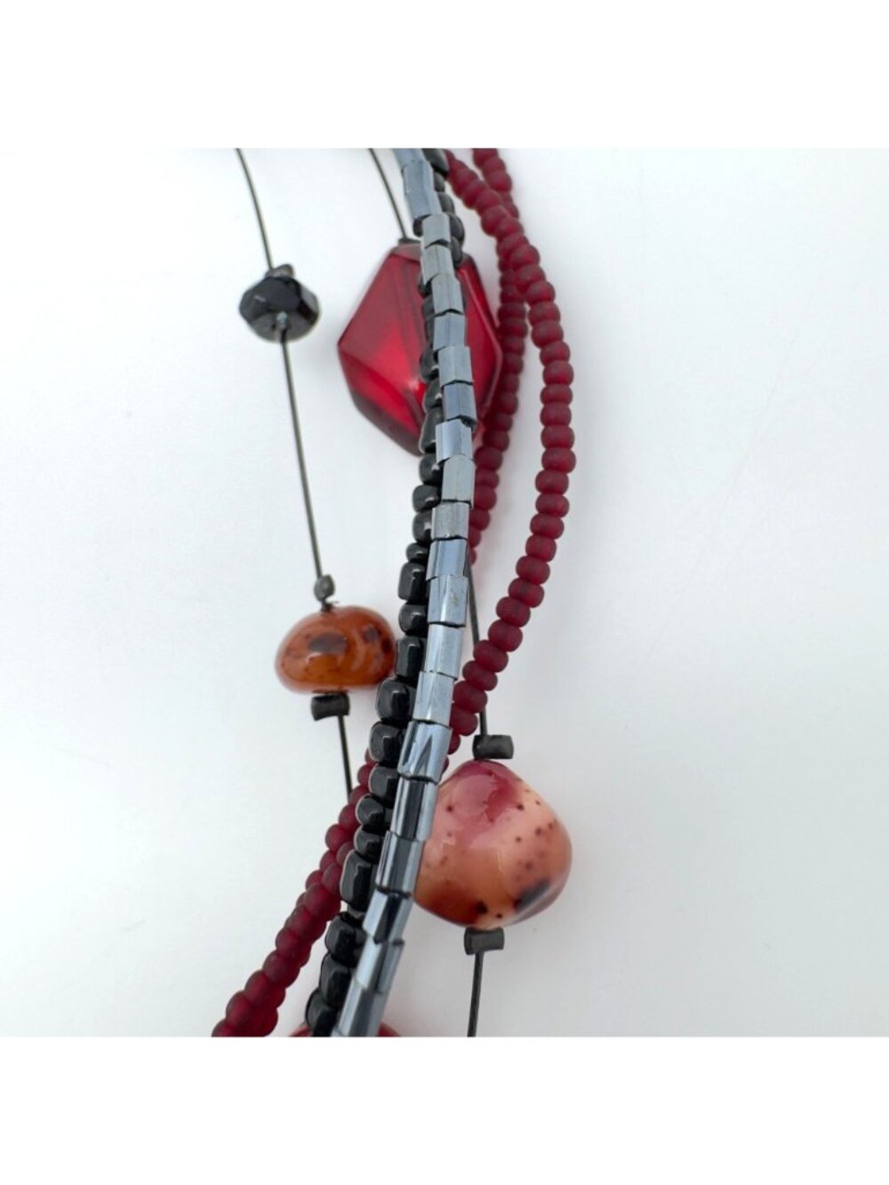 Chicos Gray Black Red Beaded Statement Necklace Pink Mica Acrylic Pendant Chain - Picture 10 of 11